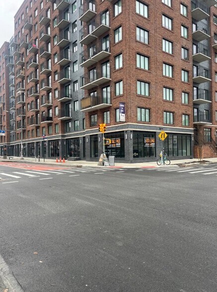 270 Nostrand Ave, Brooklyn, NY à louer - Photo de l’immeuble – Image 2 sur 9