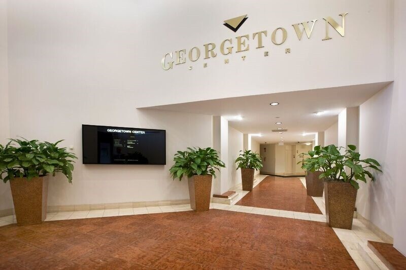 2115 Wisconsin Ave NW, Washington, DC à louer - Hall d’entrée – Image 2 sur 9