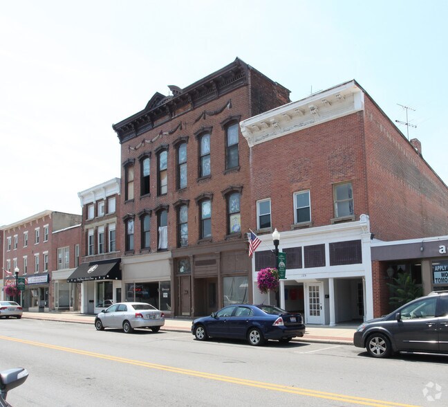 121-123 N Main St, Marysville, OH à vendre - Photo de l’immeuble – Image 2 sur 2