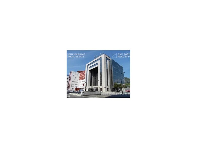 Bureau dans Grenoble à louer - Photo de l’immeuble – Image 1 sur 7