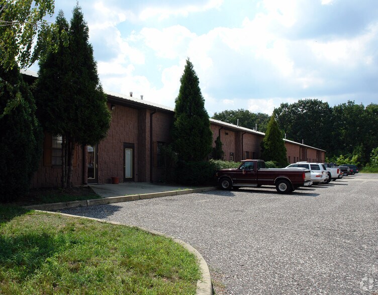 301-321 Pinedge Dr, Berlin, NJ à louer - Photo principale – Image 3 sur 3