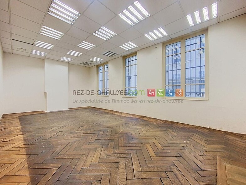 Local commercial dans Paris à louer - Photo de l’immeuble – Image 3 sur 8
