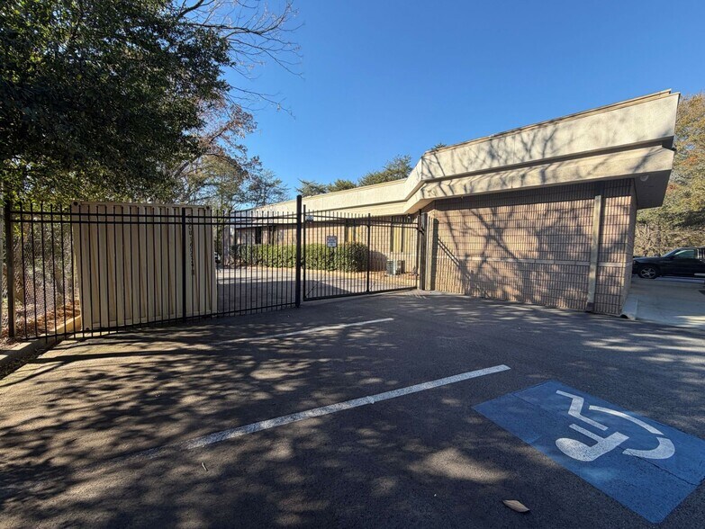 2126 Defoors Ferry Rd NW, Atlanta, GA à vendre - Photo de l’immeuble – Image 3 sur 11