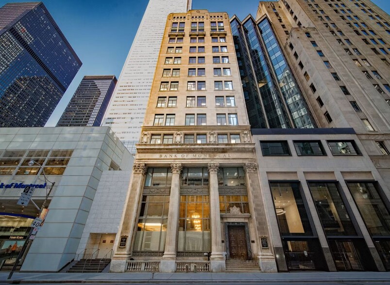 302 Bay St, Toronto, ON à louer - Photo de l’immeuble – Image 3 sur 3