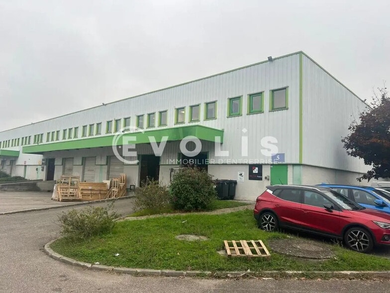 Local d’activités dans Genas à louer - Photo de l’immeuble – Image 2 sur 10