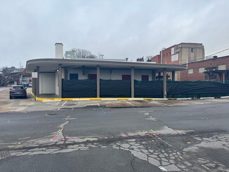 171 Piedmont Ave, Bristol, VA à louer - Photo de l’immeuble – Image 2 sur 6