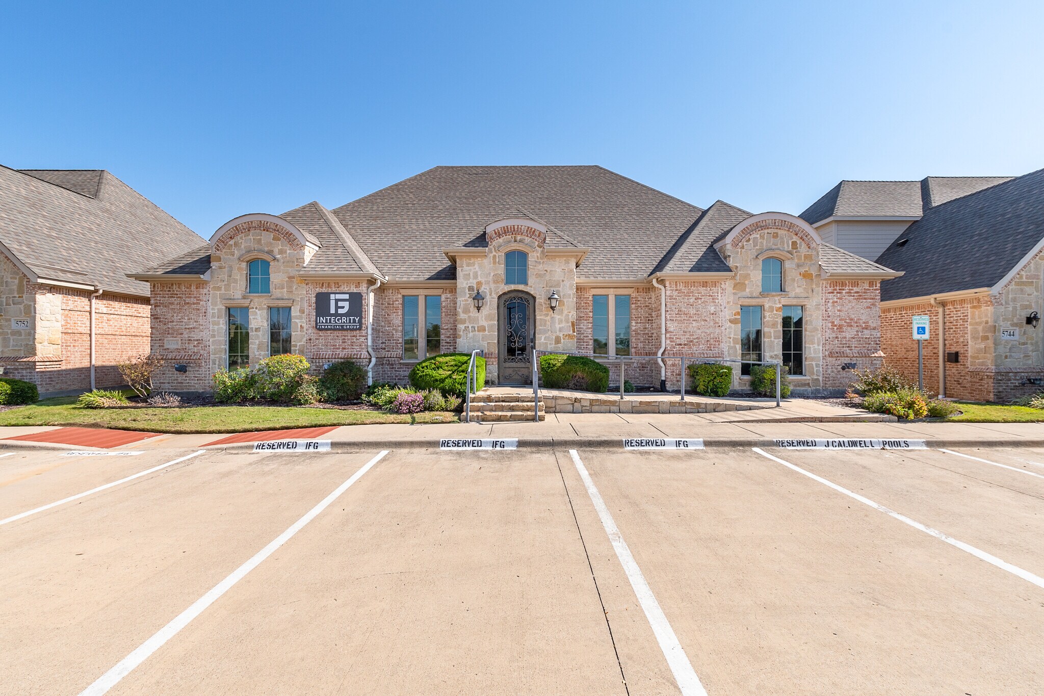 5748 Boat Club Rd, Fort Worth, TX à vendre Photo de l’immeuble– Image 1 sur 19