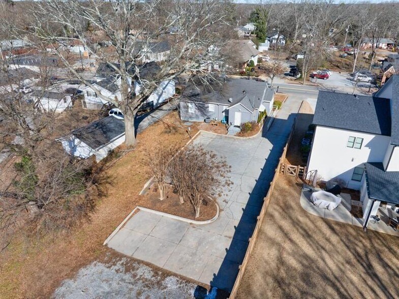 449 S Hill St, Buford, GA à vendre - Photo de l’immeuble – Image 3 sur 53