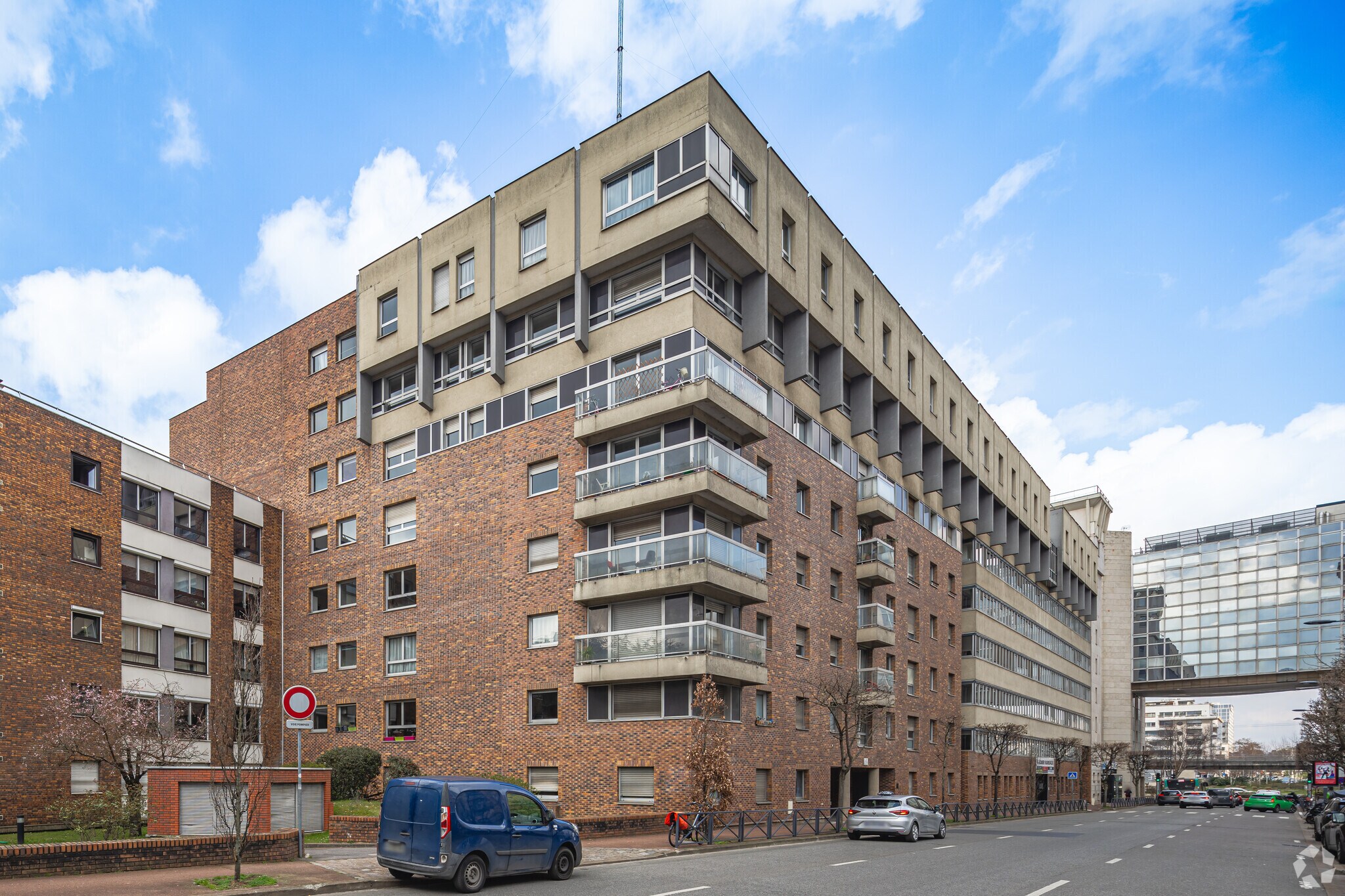 2 Rue Du Docteur Lombard, Issy-les-Moulineaux à louer Photo principale– Image 1 sur 8