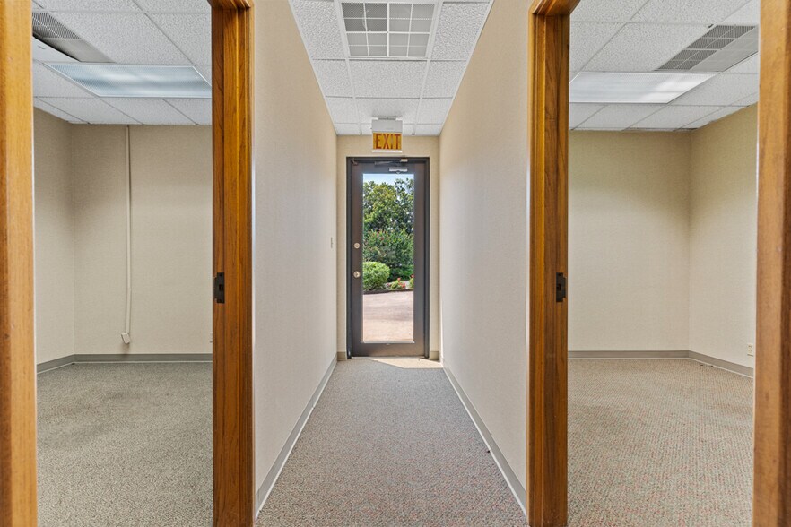 915 Judson Rd, Longview, TX à louer - Photo intérieure – Image 3 sur 6