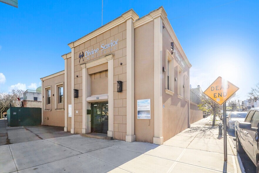 7202 Myrtle Ave, Glendale, NY à vendre - Photo de l’immeuble – Image 3 sur 16