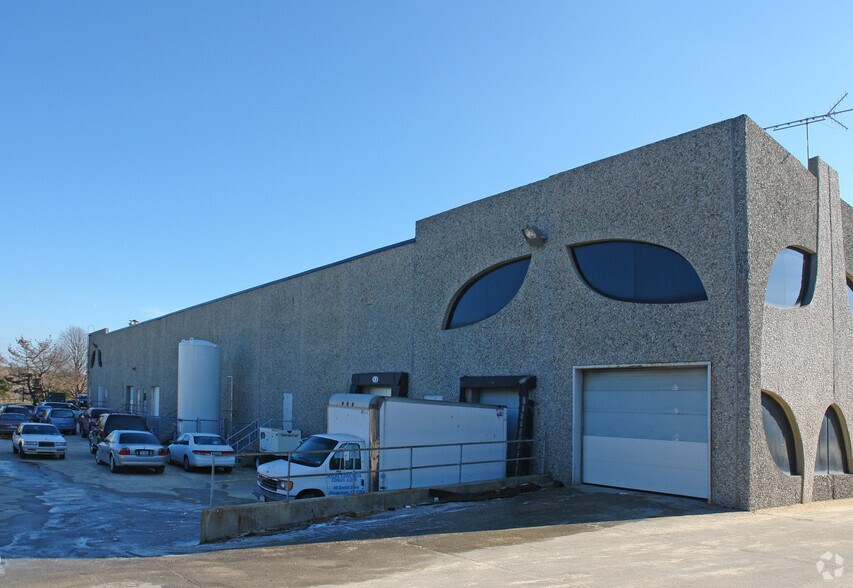 80 Davids Dr, Hauppauge, NY à louer - Photo de l’immeuble – Image 3 sur 5