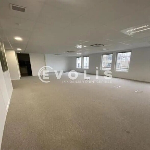 5 Rue De La Galmy, Chessy à louer - Photo de l’immeuble – Image 1 sur 4