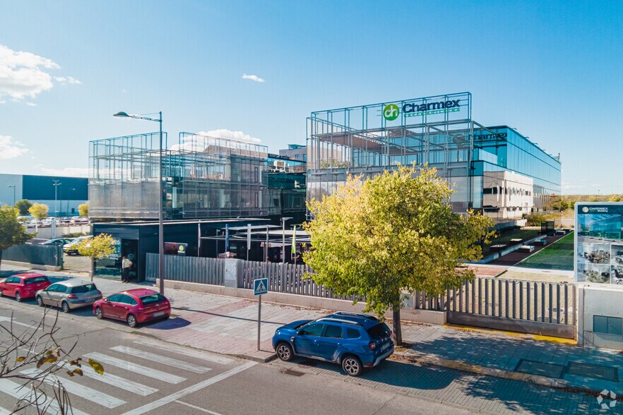 Bureau dans Getafe, Madrid à louer - Photo principale – Image 1 sur 3