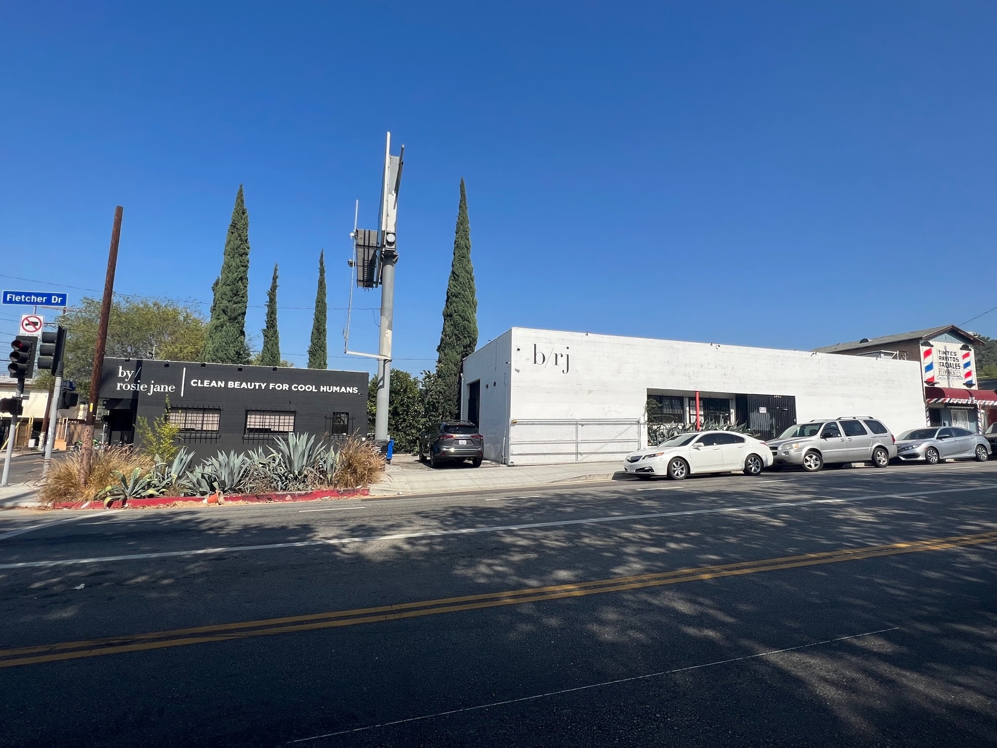 3351 Fletcher Dr, Los Angeles, CA à louer Photo de l’immeuble– Image 1 sur 14