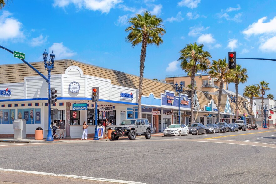 210-216 N Coast Hwy, Oceanside, CA à louer - Photo de l’immeuble – Image 2 sur 31
