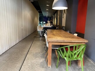 Plus de détails pour Local commercial à louer