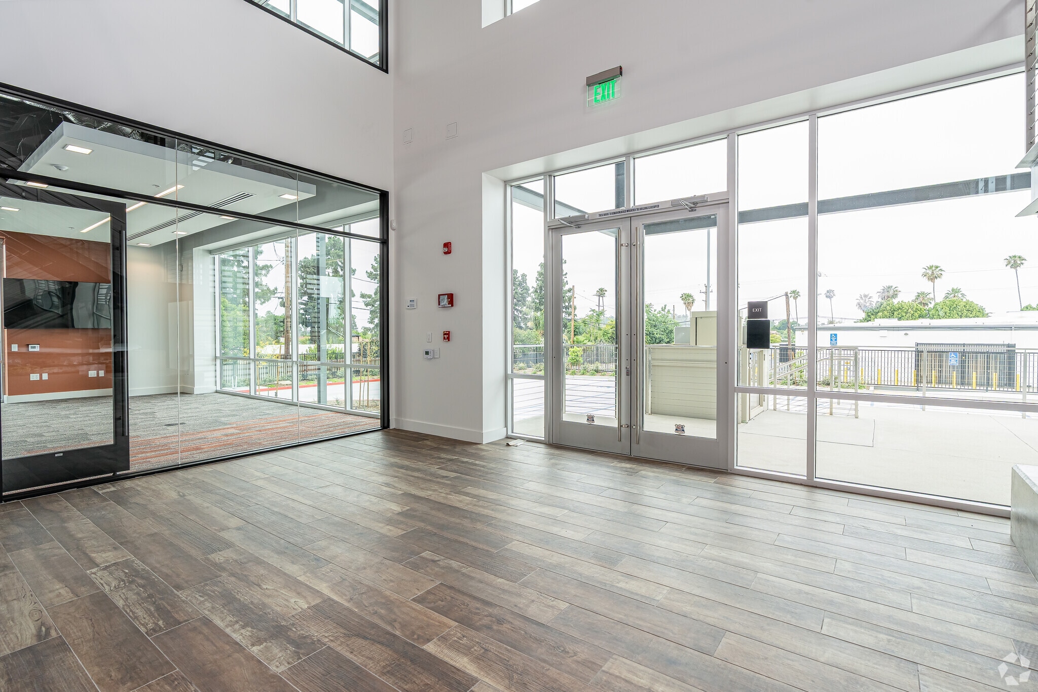 12772 San Fernando Rd, Sylmar, CA à vendre Photo de l’immeuble– Image 1 sur 17