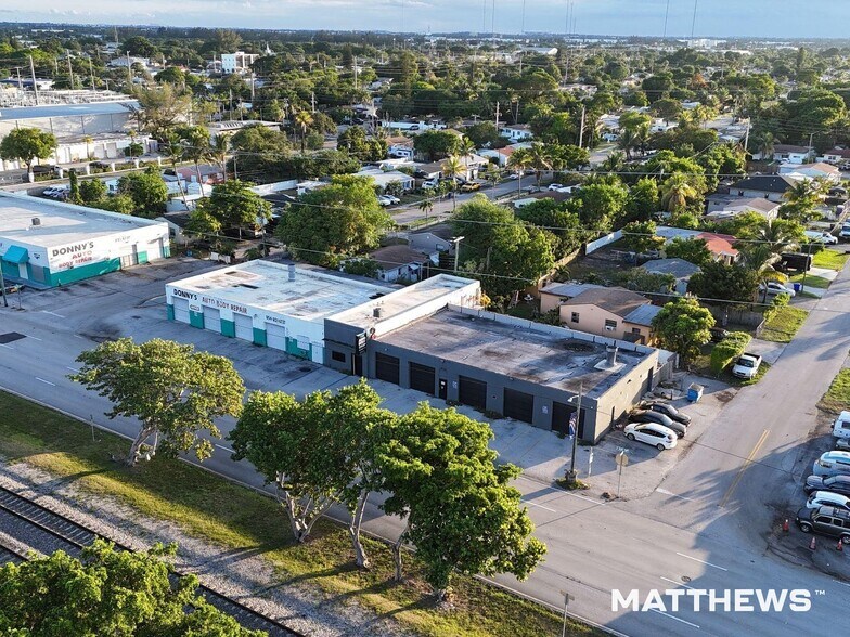 1346 S Dixie Hwy, Hollywood, FL à vendre - Photo de l’immeuble – Image 2 sur 3