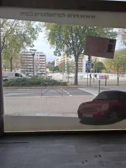 Local commercial dans Nice à vendre - Hall d’entrée – Image 3 sur 5