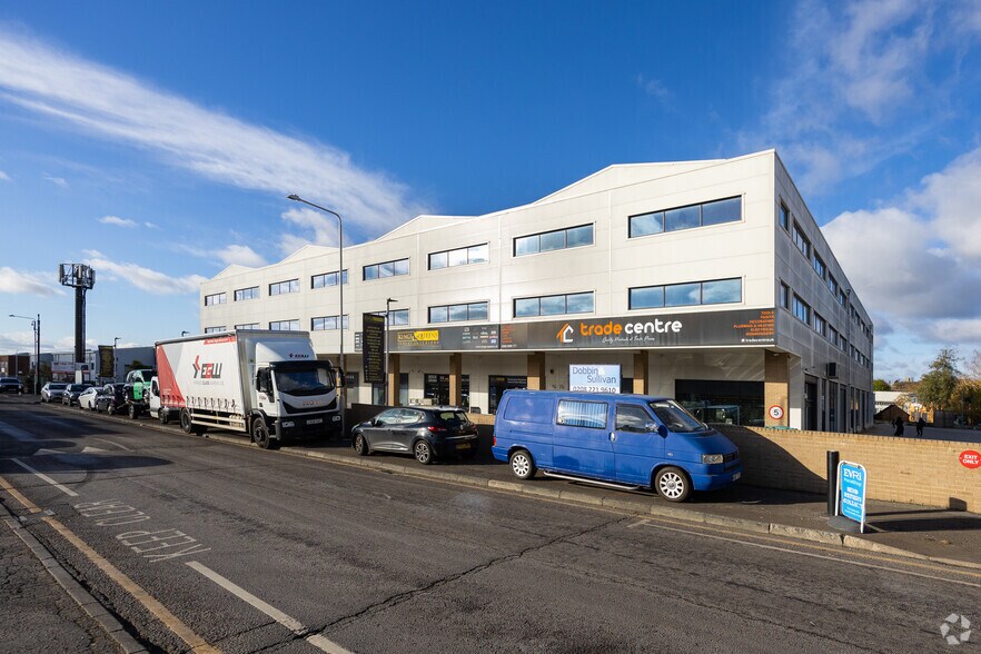 43-49 Fowler Rd, Ilford à louer - Photo de l’immeuble – Image 2 sur 2