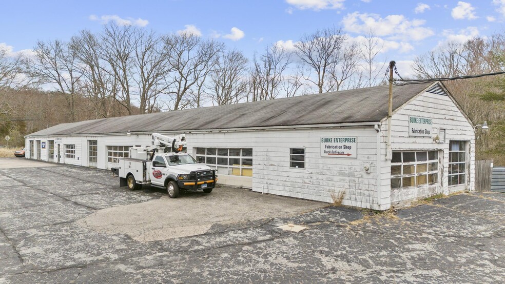 1531 Route 163, Oakdale, CT à vendre - Photo de l’immeuble – Image 2 sur 60