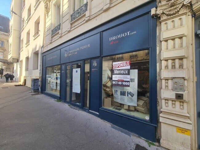 Plus de détails pour Local commercial à louer