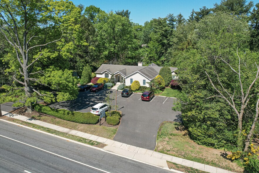 90 N Kings Hwy, Cherry Hill, NJ à vendre - Photo de l’immeuble – Image 2 sur 5