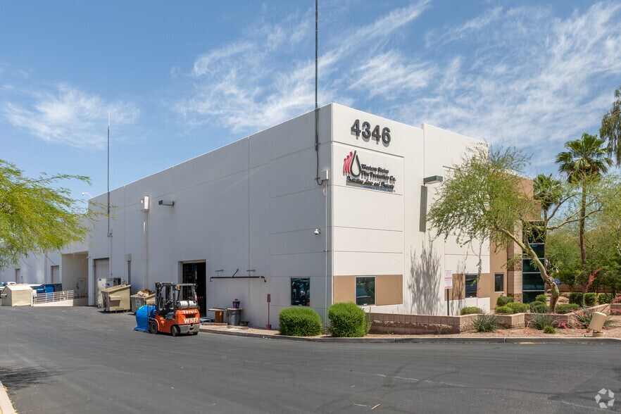 4346 E Elwood St, Phoenix, AZ à louer - Photo de l’immeuble – Image 3 sur 4