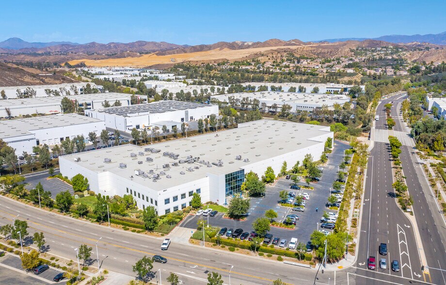 29011 Commerce Center Dr, Valencia, CA à louer - Aérien – Image 3 sur 6