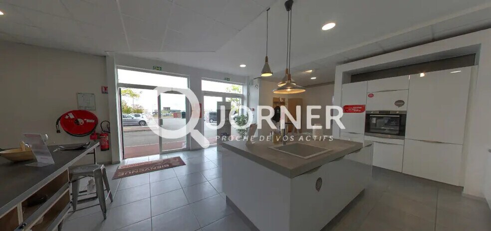 Local commercial dans Saint-Maur à louer - Photo intérieure – Image 2 sur 7