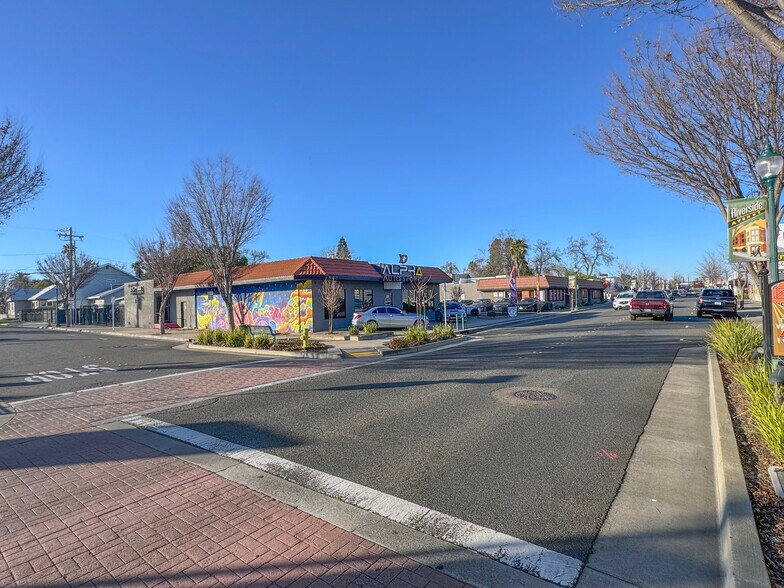 Riverside Ave & 3rd St portefeuille de 2 biens à vendre sur LoopNet.fr - Photo de l’immeuble – Image 3 sur 7