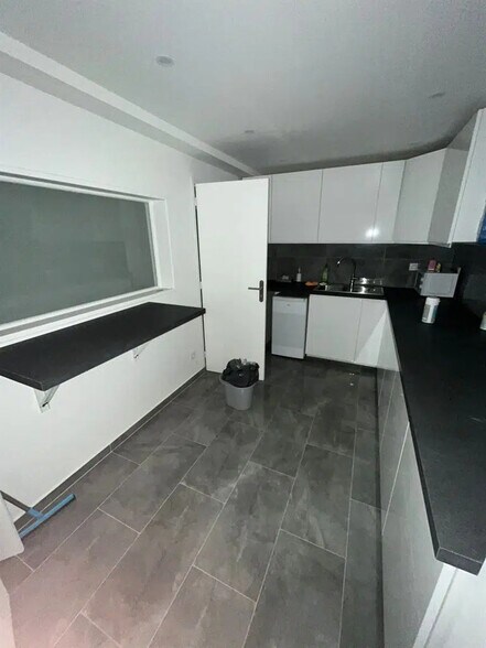 Local commercial dans Montreuil à louer - Photo de l’immeuble – Image 2 sur 7