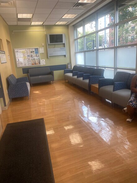 871 Prospect Ave, Bronx, NY à louer - Photo de l’immeuble – Image 2 sur 5