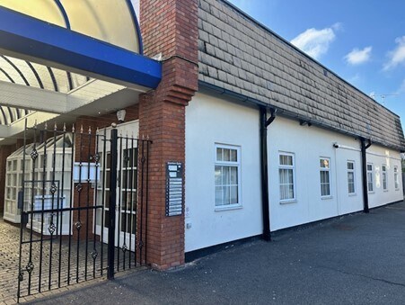 49 Mawney Rd, Romford à louer - Photo de l’immeuble – Image 1 sur 9