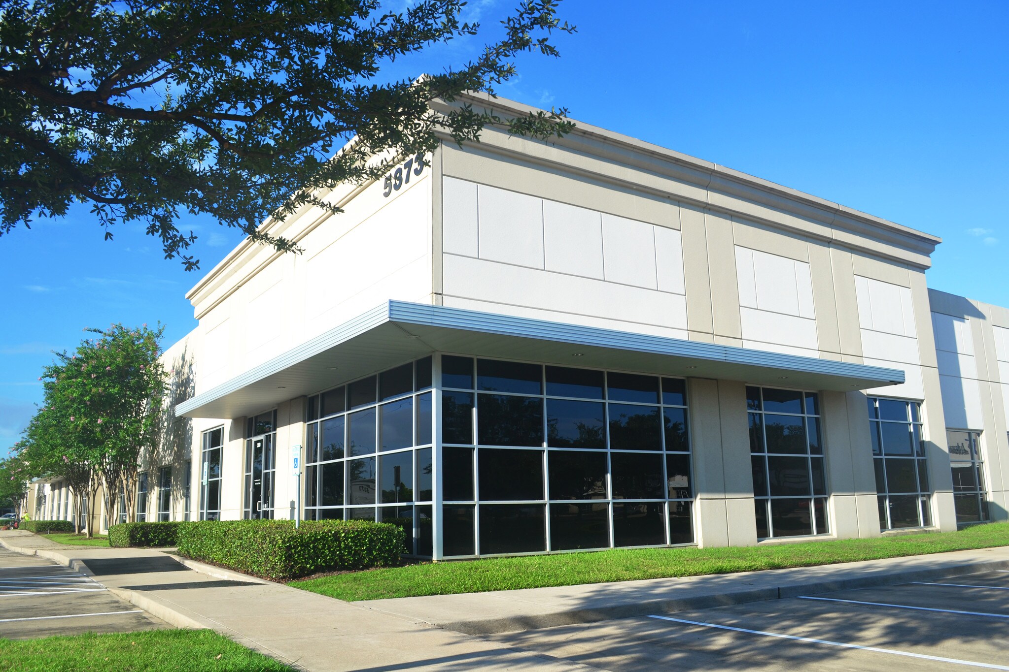 5353 W Sam Houston Pky N, Houston, TX à louer Photo de l’immeuble– Image 1 sur 1