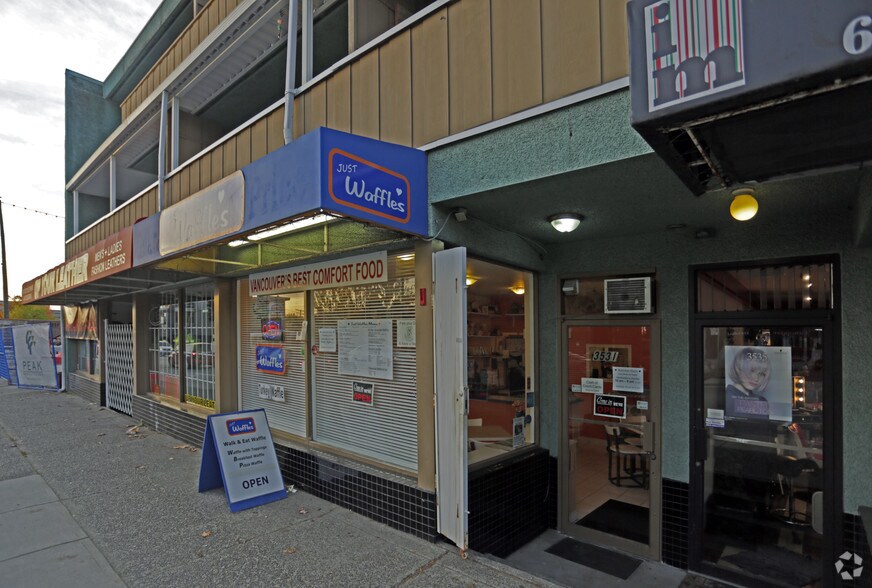 3525-3539 E Hastings St, Vancouver, BC à louer - Photo de l’immeuble – Image 2 sur 19