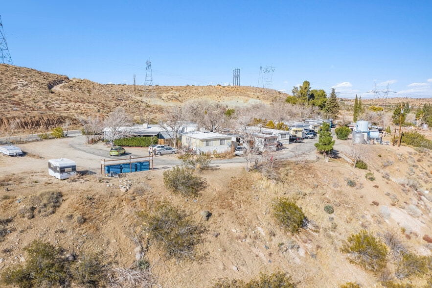 34220 Cheseboro Rd, Palmdale, CA à vendre - Photo de l’immeuble – Image 2 sur 11