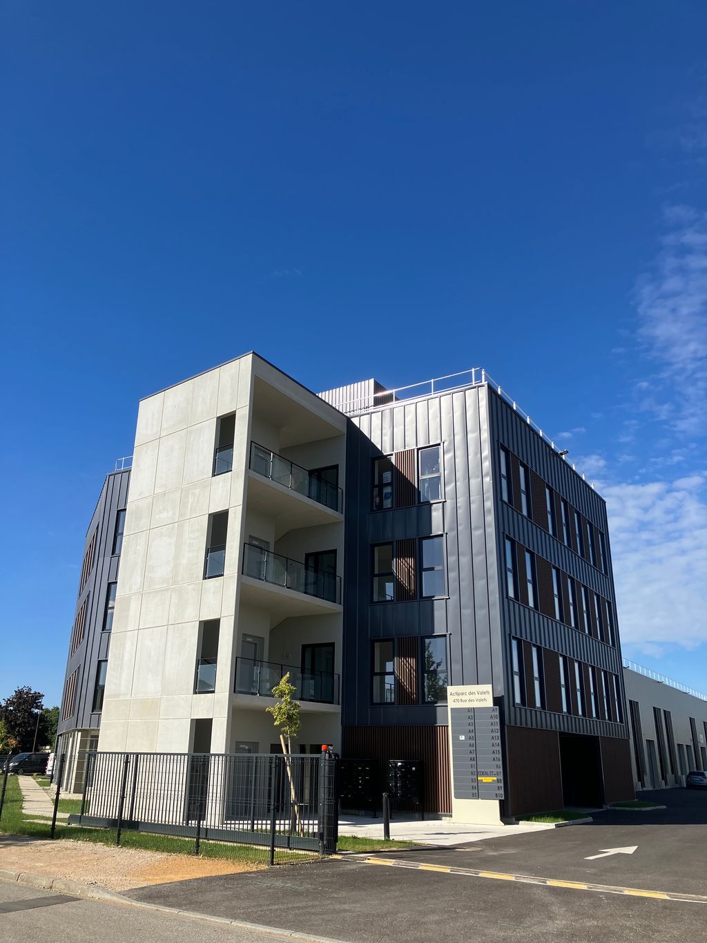 470 Rue Des Valets, Montluel à vendre Photo principale– Image 1 sur 4