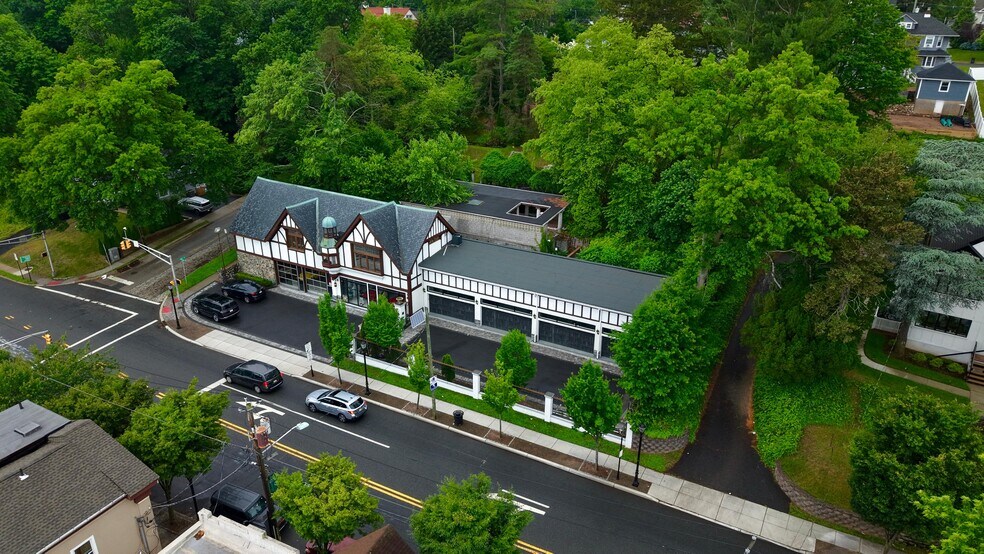 821 Kinderkamack Rd, River Edge, NJ à louer - Photo de l’immeuble – Image 1 sur 12