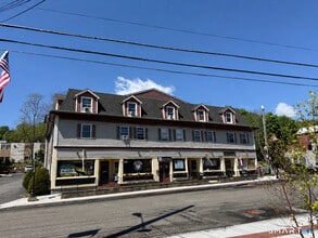 82 Main St, East Hampton, CT à louer Photo de l’immeuble– Image 1 sur 3