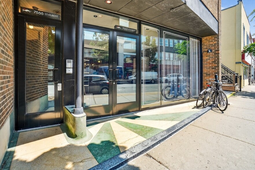 7553 Rue Saint-Hubert, Montréal, QC à louer - Photo principale – Image 1 sur 13