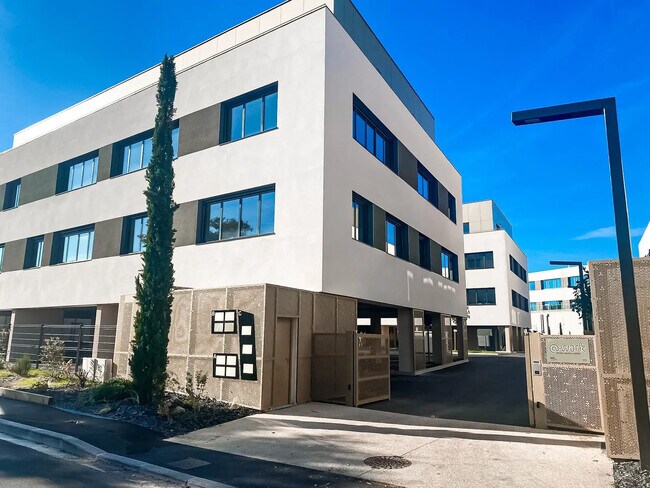 Plus de détails pour 16 Chemin Du Tronchon, Dardilly - Bureau à louer