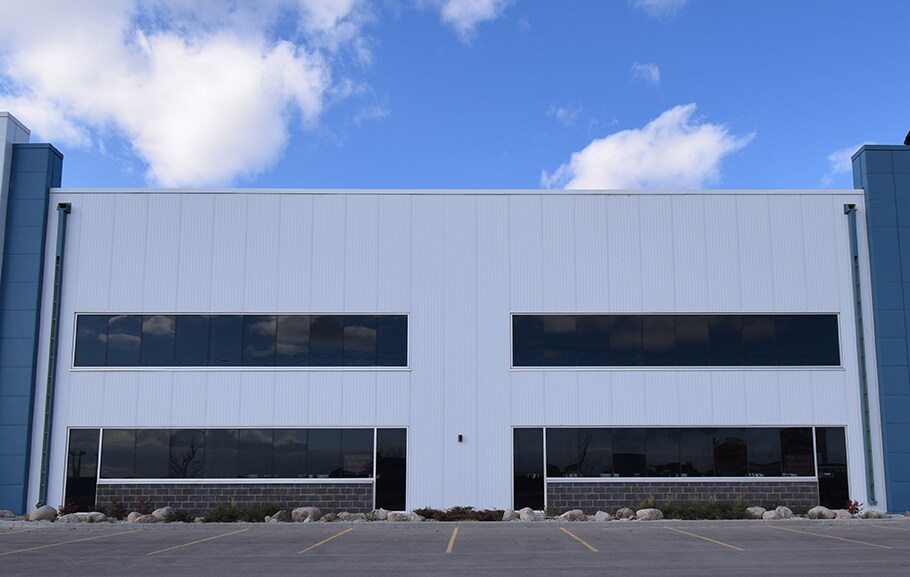 19 Ronn Rd, Winnipeg, MB à louer - Photo de l’immeuble – Image 3 sur 7