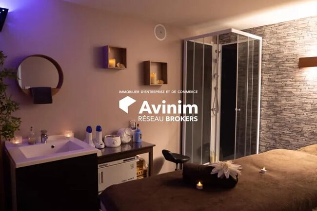 Plus de détails pour Local commercial à vendre