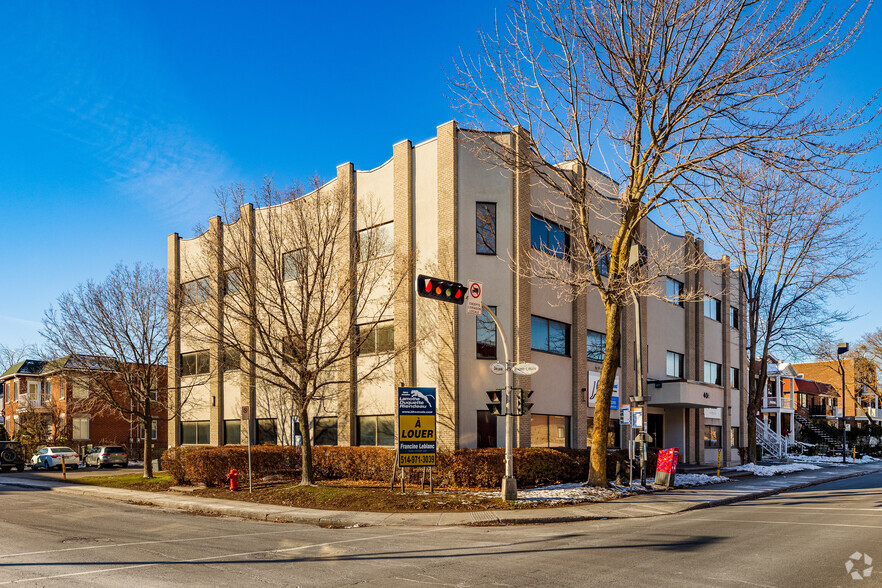 404 Boul Décarie, Montréal, QC à louer - Photo principale – Image 1 sur 5