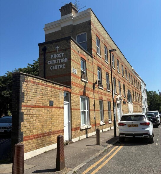 18 - 26 Randells Rd, Londres à vendre - Photo de l’immeuble – Image 2 sur 2