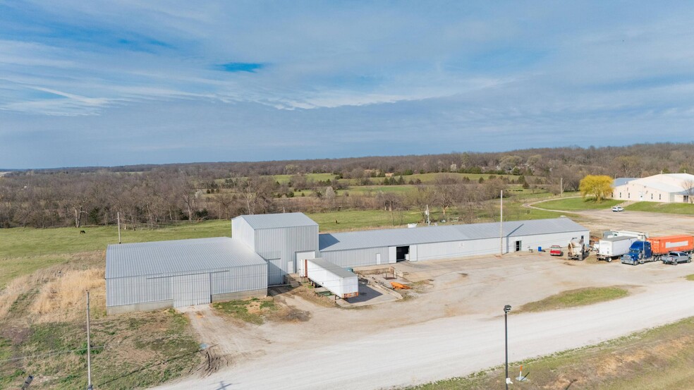 9705 SE 1300th Rd, Humansville, MO à vendre - Photo de l’immeuble – Image 3 sur 63