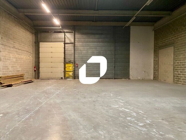 Plus de détails pour Bureau, Local d'activités à louer