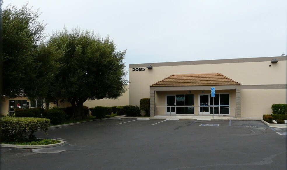 2085 Sperry Ave, Ventura, CA à louer - Photo principale – Image 1 sur 5